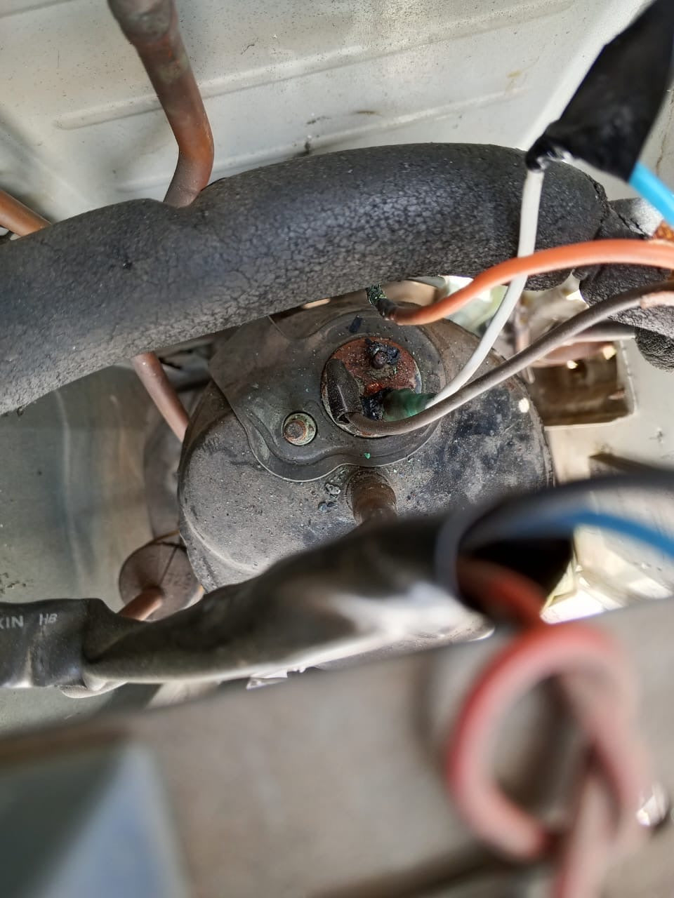 Air conditioner repair